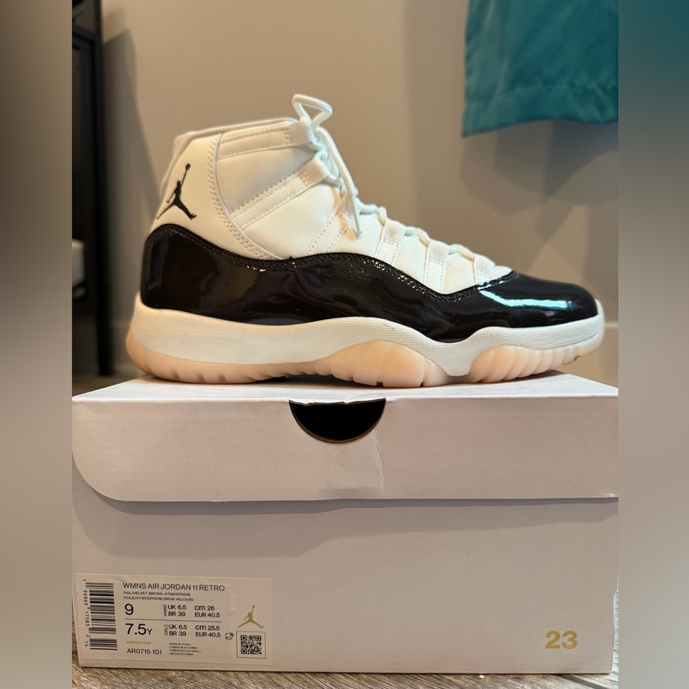 Nike Air Jordan 11 Retro Neapolitan